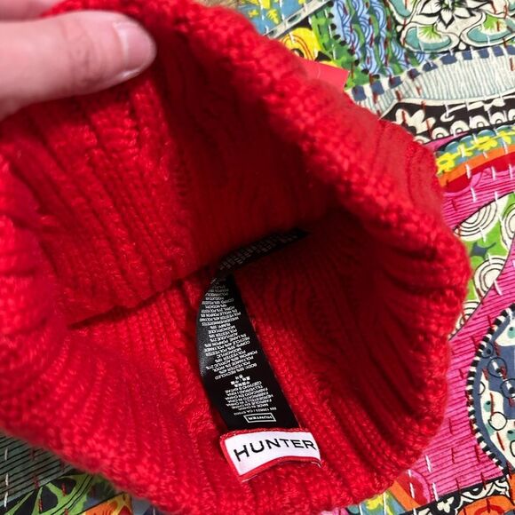 NWT Hunter Cable Knit Beanie with Faux Fur Pom main image 5